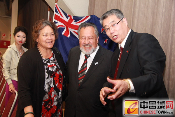 副会长李平先生与毛利部长夫妇